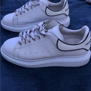 Alexander McQueens shoes size 9-10men they are like new just has no box !